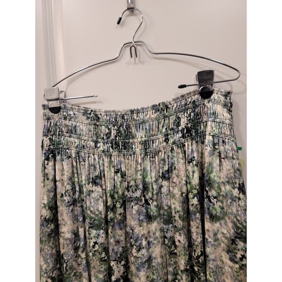 Vince Painted Floral Smocked Skirt with pockets - Picture 4 of 13